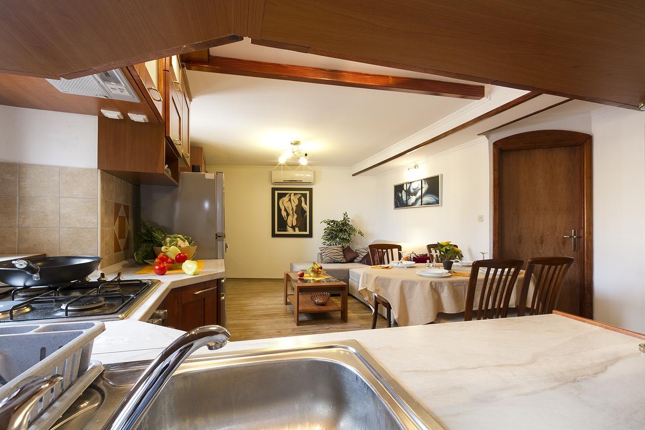 Apartment Nino Rovinj Rum bild